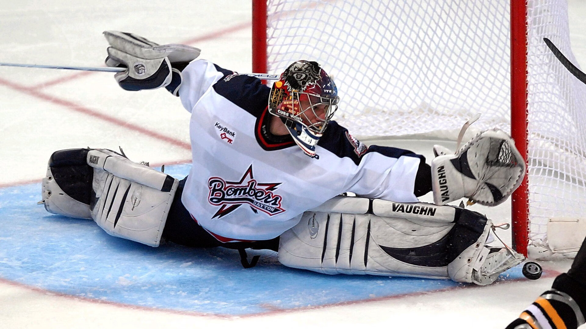 领先优势明显引爆全场！，字母哥意外战胜TES全场沸腾不已