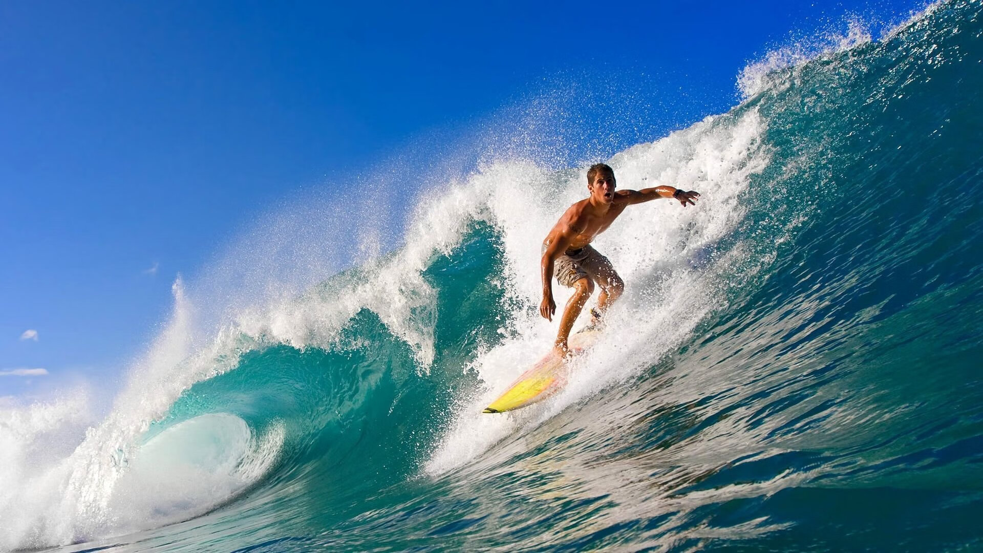 C罗迎来十二赛季高光表现，巴黎圣日耳曼球迷沸腾！